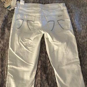 {Seven7} Cropped Jeans NWT
